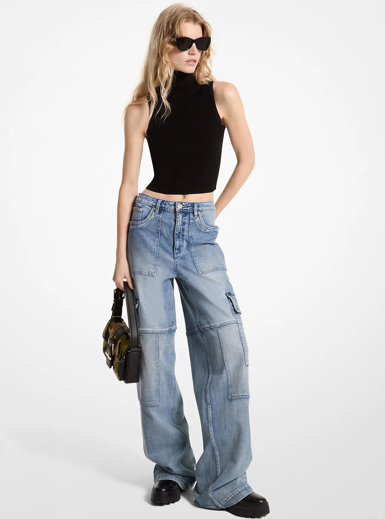 Sleeveless Turtleneck Cropped Top